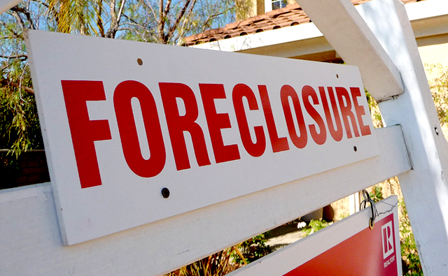 Foreclosure Sign